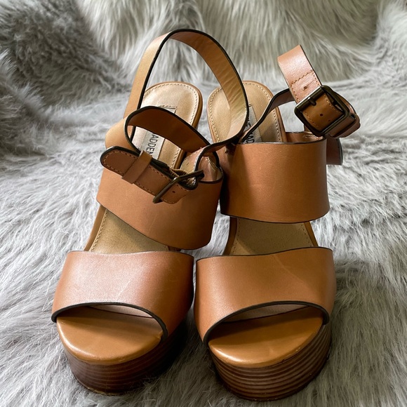 Steve Madden Shoes - STEVE MADDEN DEZZZY Heels.
